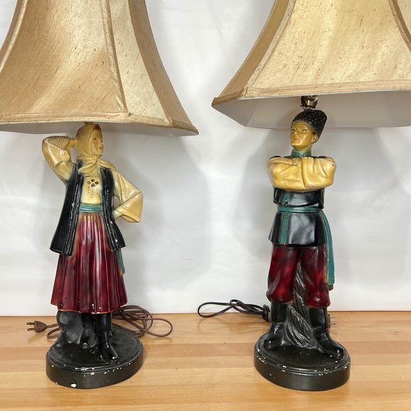 *RARE* Vintage Chalkware European Couple Lamps *RARE* - Picture 5 of 9